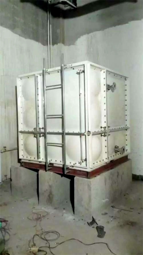 内蒙古赤峰世元3.375玻璃钢水箱