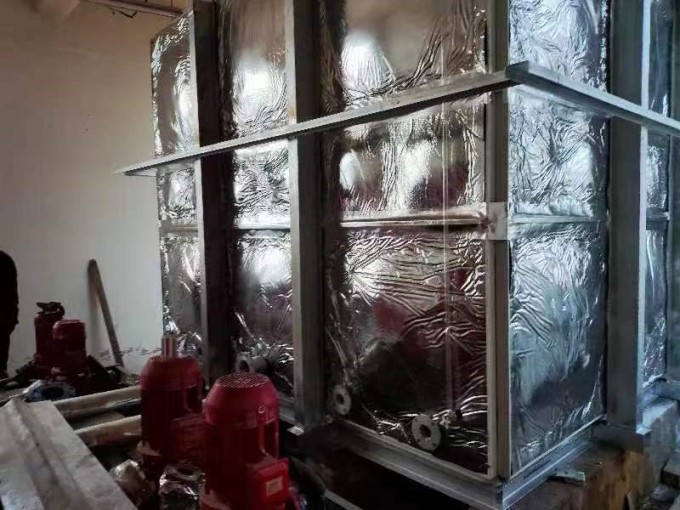 无内件外加固玻璃钢保温消防水箱